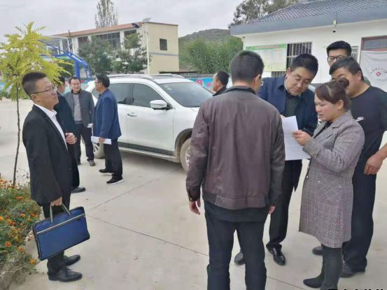 平?jīng)鲢垂鹃_展“踐行初心使命，助推脫貧攻堅”主題黨日活動(圖3)